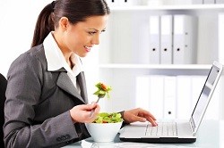 Claves para comer saludable también en el trabajo 